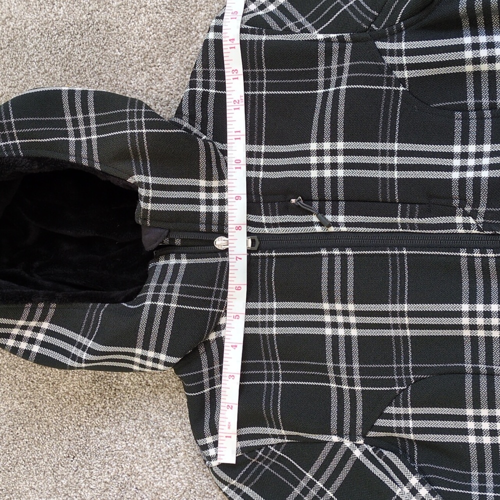 Spyder women's jacket, Medium. Black and white SUPER CUTE 😍💥🗨 - Picture 9 of 11